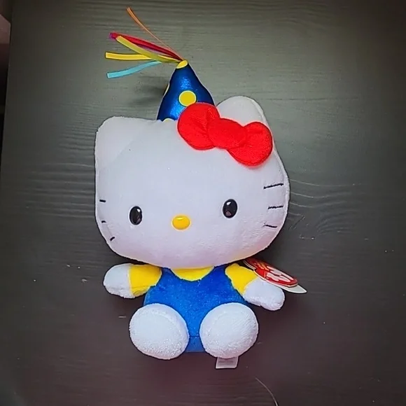 Hello kitty plushie - Picture 1 of 2